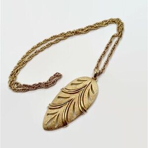 Vintage 70s Gold Tone Leaf Necklace: Mod Brushed Metal Pendant
